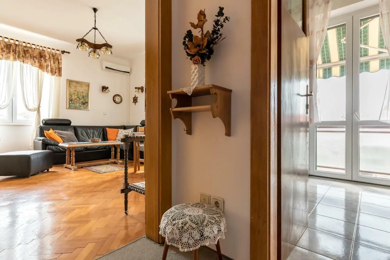 Apartment Kapo Split
